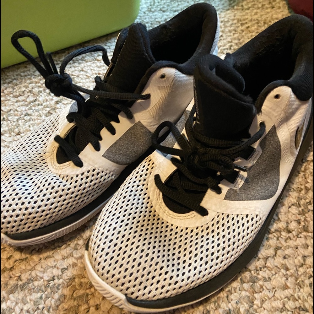 Size 7 mens nike basketball shoes